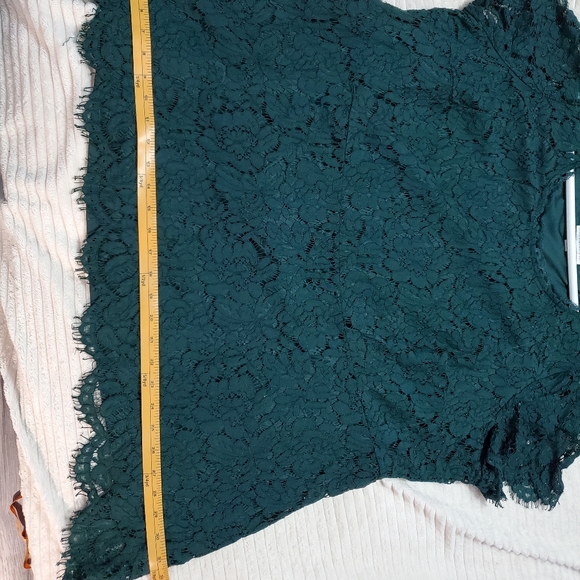 Lace peplum top plus size - Picture 9 of 10